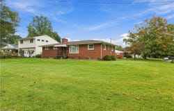 1423 Forrest Drive, Barberton, OH 44203