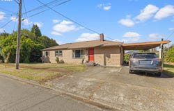 1030 MYRTLE CREST Ln, MyrtlePoint, OR 97458
