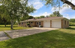2145 E CODY ESTEY Road, Pinconning Twp, MI 48650
