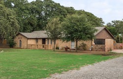 22 Spring Oaks Road, Burleson, TX 76028