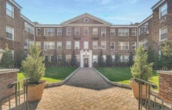 819 Broadway, Woodmere, NY 11598