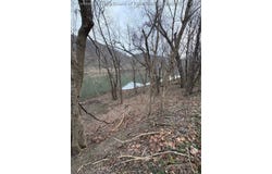 120 River Way Road, Cedar Grove, WV 25039