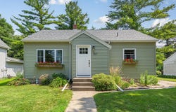 707 N Hennepin Street, Winthrop, MN 55396