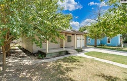 309 E Carpenter St, Hutchinson, KS 67501