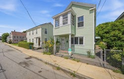 40 North St, Lowell, MA 01852