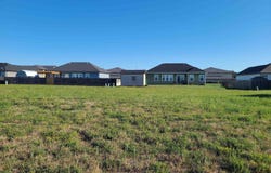 1431 Curtiss Dr, McPherson, KS 67460