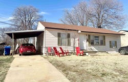 2546 Everitt Dr, Enid, OK 73703