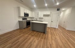 905 E 10th Street, Bonham, TX 75418