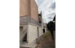 1095 N Raymond, Pasadena, CA 91103
