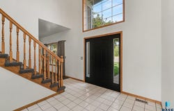 246 Levee Trl, Dakota Dunes, SD 57049