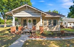 202 Avenue E, Rosebud, TX 76570