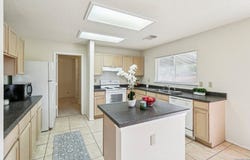 11210 BERKLEY SQ, San Antonio, TX 78249