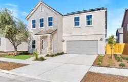 1053 Springtime Avenue, Clovis, CA 93619