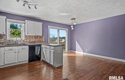 240 Teal Drive, Chatham, IL 62629