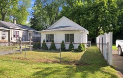 15 Alice St, Springfield, MA 01109