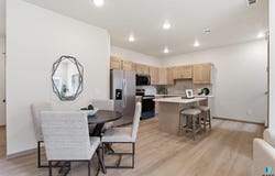 2802 S Broek Dr, Sioux Falls, SD 57106