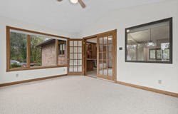 525 14th St S, La Crescent, MN 55947