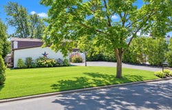26 All Points Terrace, Holbrook, NY 11741