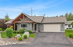 123 Hanson Ct, Dover, ID 83825