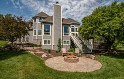 946 Wynstone Drive, Jefferson, SD 57038