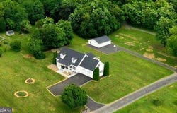 25 MISH Road, BUNKER HILL, WV 25413