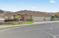 33 Riverpointe Dr., Asotin, WA 99402