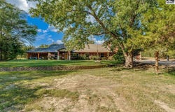 618 E 71st Ave, Hutchinson, KS 67502