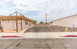 721&725 Inyokern Rd, Ridgecrest, CA 93555