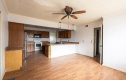 1015 10th St, Seagraves, TX 79359