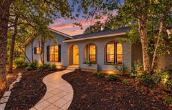 111 Post Oak Dr, Elgin, TX 78621