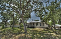 190 Oak Hill Drive, Leakey, TX 78873