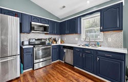 1401 STUART ST, STAUNTON, VA 24401