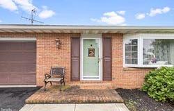 206 MELLINGER Circle, EPHRATA, PA 17522