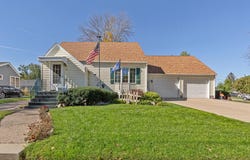908 8th Avenue SW, Faribault, MN 55021