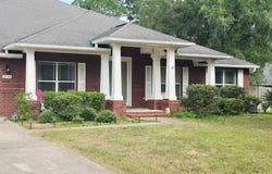 2136 Smallwood Drive, Navarre, FL 32566