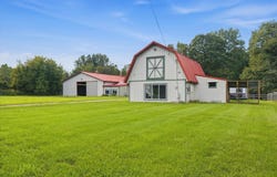 9623 Earhart Road, South Lyon, MI 48178