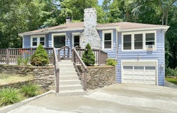 187 W Main Street, East Lyme, CT 06357