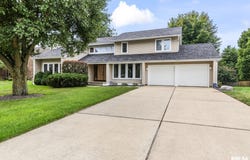 209 PRESTWICK Road, Springfield, IL 62702
