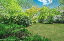Douglas Road, Staten Island, NY 10304