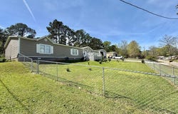 271 Stonewall Drive, Hemphill, TX 75948