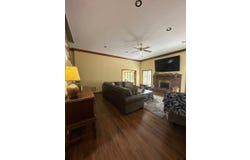 907 Westview Dr, Central City, KY 42330