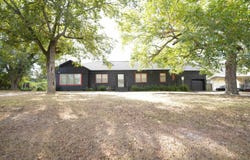 1213 E 3Rd St, Hope, AR 71801