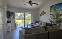927 CAPRI ISLES Boulevard, VENICE, FL 34292
