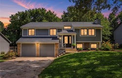 9201 Acuff Lane, Lenexa, KS 66215