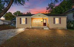 2036 N Pickwick Avenue, Springfield, MO 65803