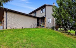 3058 Deerwood Circle, Dubuque, IA 52003