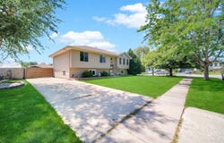 7016 Lewis Clark Drive, Plainfield, IL 60586