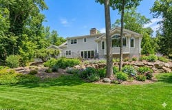 5 Winding Way, Saddle River Boro, NJ 07458-3113