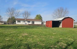 14927 E Clearview Road, Mt Vernon, IL 62864