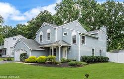 21 Concord Circle, Howell, NJ 07731